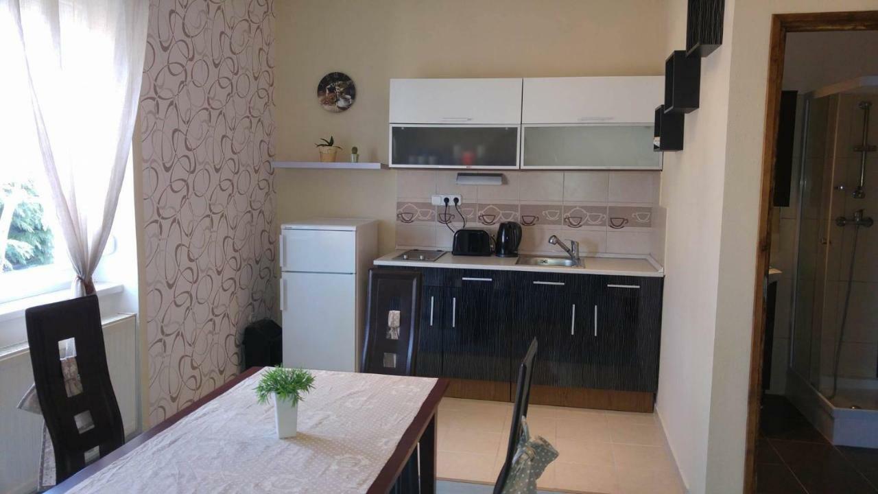 264 lépés Vendégház Sarvar Exterior foto