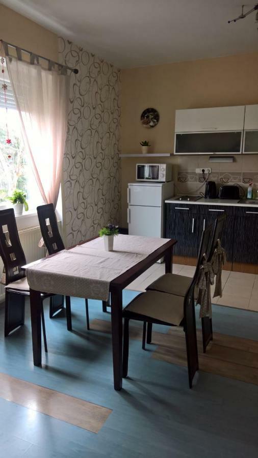 264 lépés Vendégház Sarvar Exterior foto